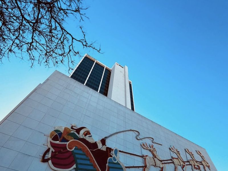 On Wednesday, November 22, Thanksgiving Eve, the always popular and nostalgic Night of Lights will take place.