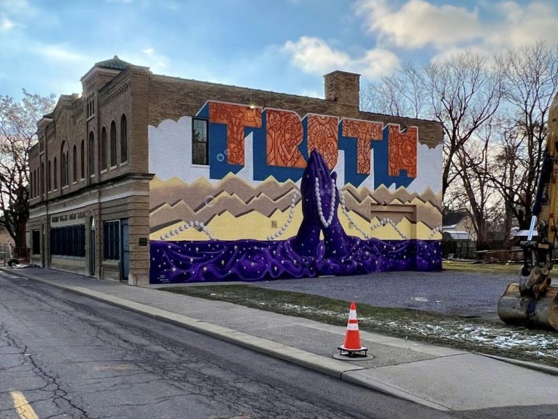 The Pontiac Street Market will offer meats, dairy, fresh produce, baked goods, prepared foods, a sandwich counter, and grocery pickup.
