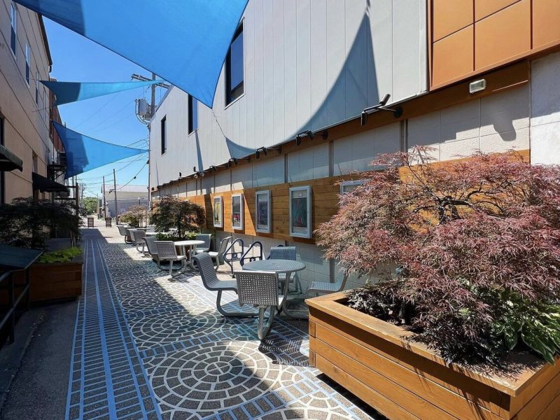 Downtown Warsaw is filled with unique dining experiences, boutique shops, local art, beautiful streetscapes, and numerous small businesses.