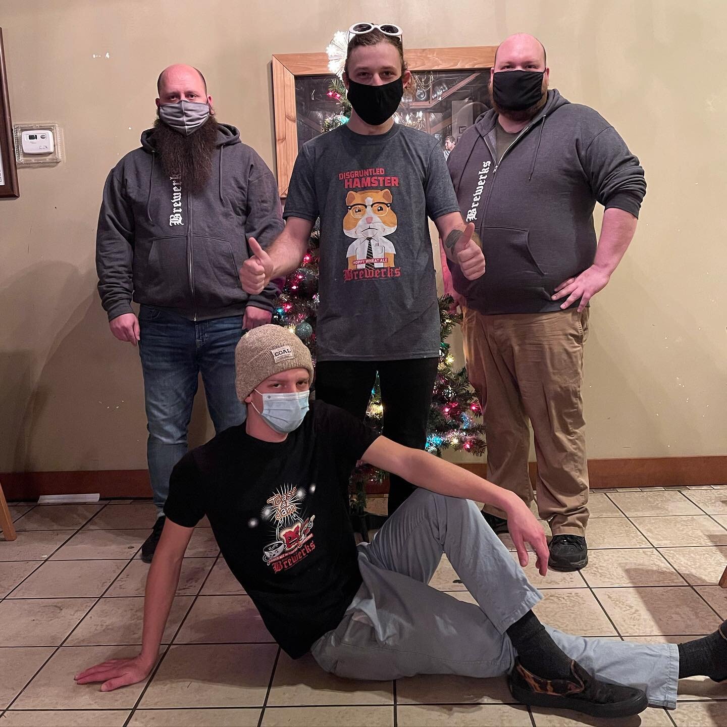 A staff photo at Summit City Brewerks during the pandemic.