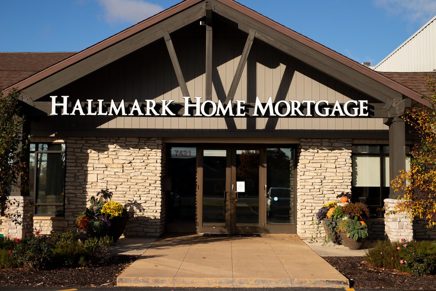 Hallmark Home Mortgage provides homeowners with mortgage lending solutions.