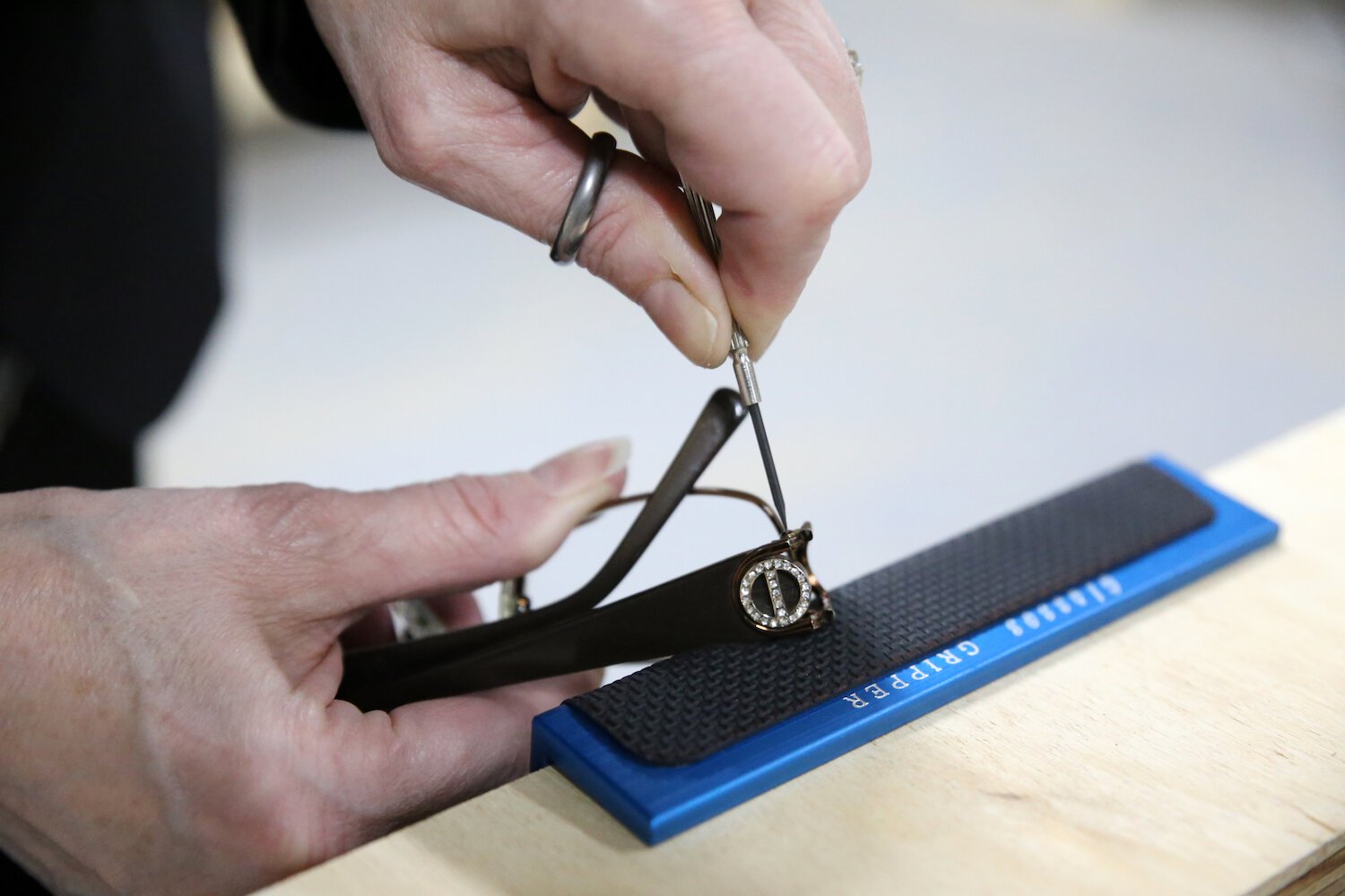 The Glasses Gripper helps opticians avoid injuries and saves time and money for businesses in the process.