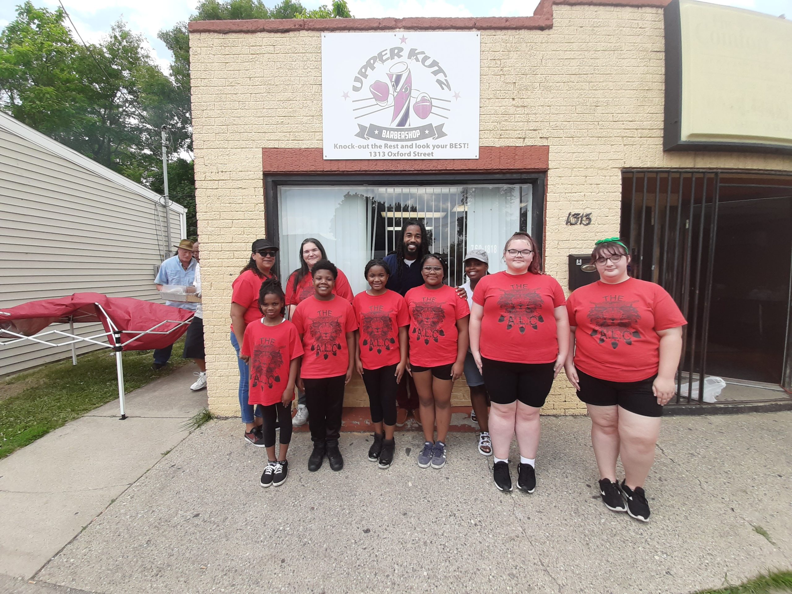 The Art Leadership Center (ALC) for children and young adults performed at the curbside pickup.