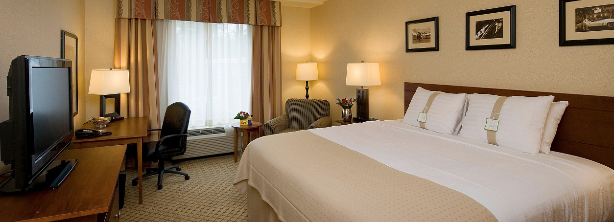 A room at the Holiday Inn Purdue - Fort Wayne.