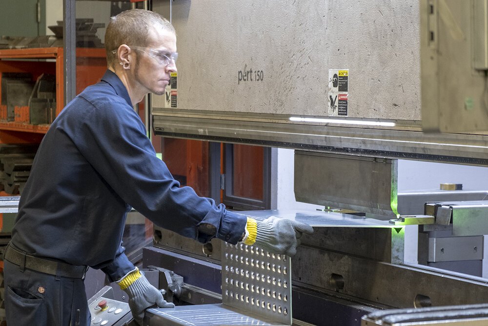 Average annual earnings (wages plus benefits) for manufacturing workers in Allen County is $76,226.