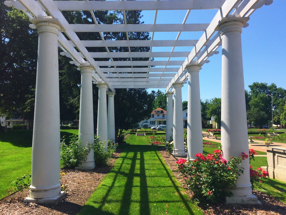 Lakeside Park is ideal for photo shoots.