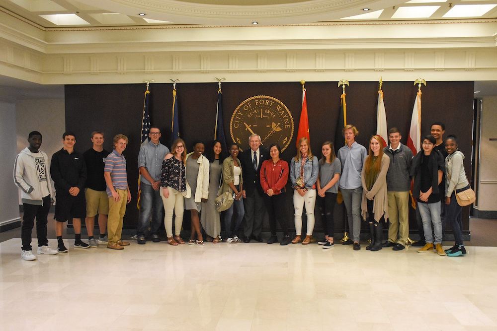 HSLI students meet Fort Wayne Mayor Tom Henry.