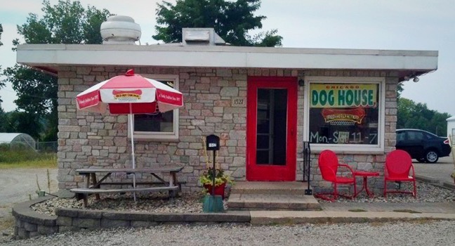 DogHouse Chicago Style Hot Dogs has casual outdoor dining.