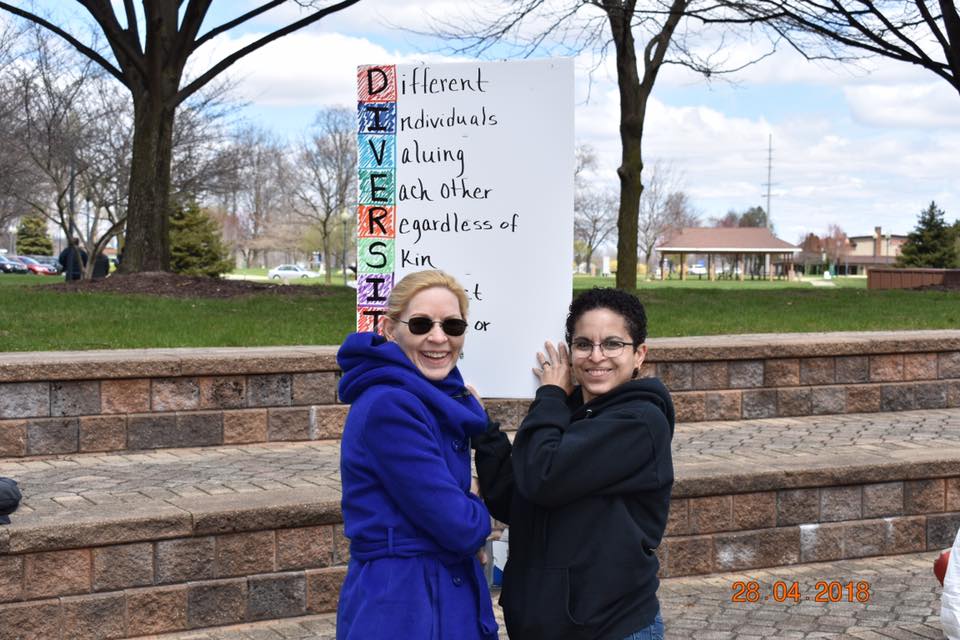 In addition to her entrepreneurship, Marlene gives back to the Warsaw community, promoting education and inclusion.