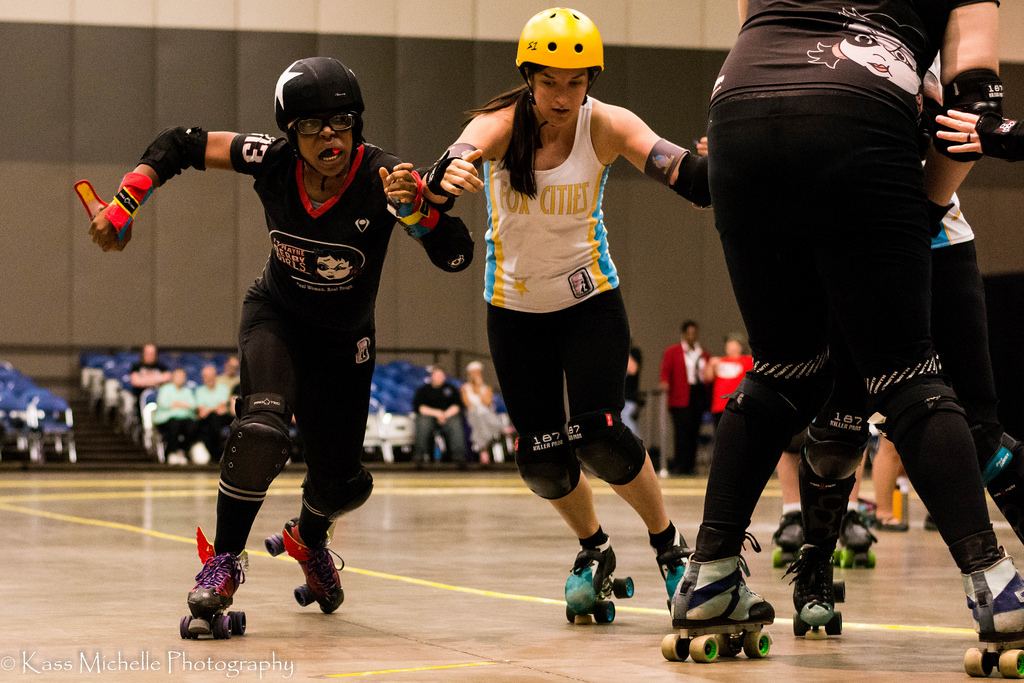 A Fort Wayne jammer attempts to break through a block.