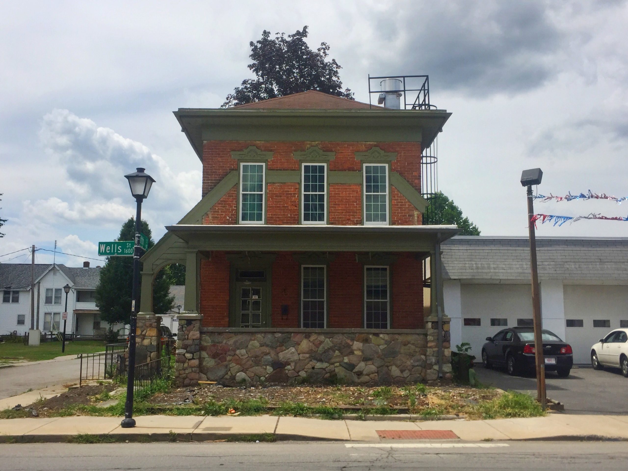 A former medical office at 1603 N. Wells St. will be home of the new Bird and Cleaver.