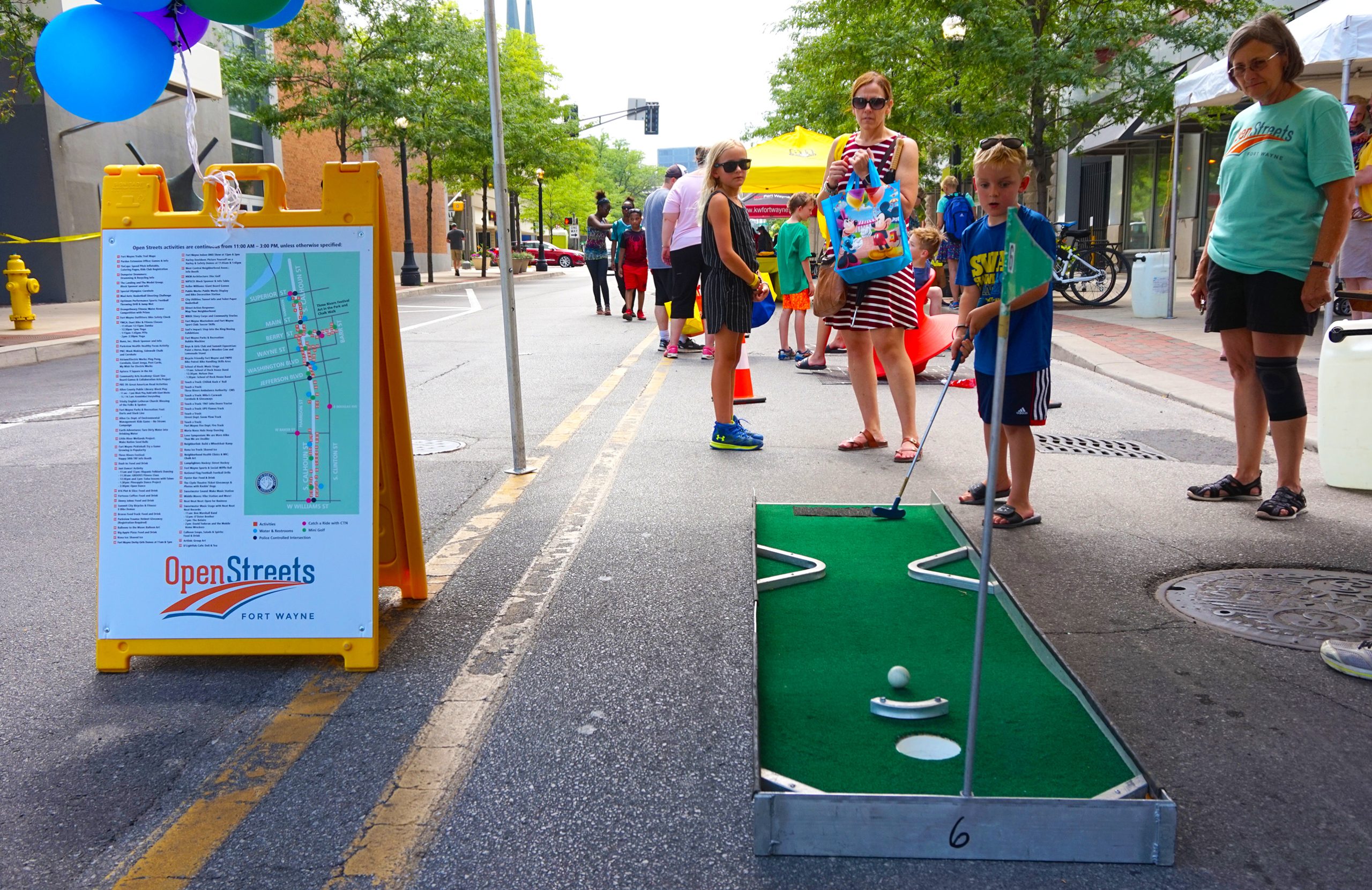A putt-putt golf course opened on Calhoun Street.