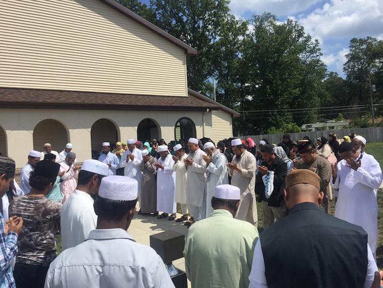 A worship service at the Burmese Muslim Education and Community Center.