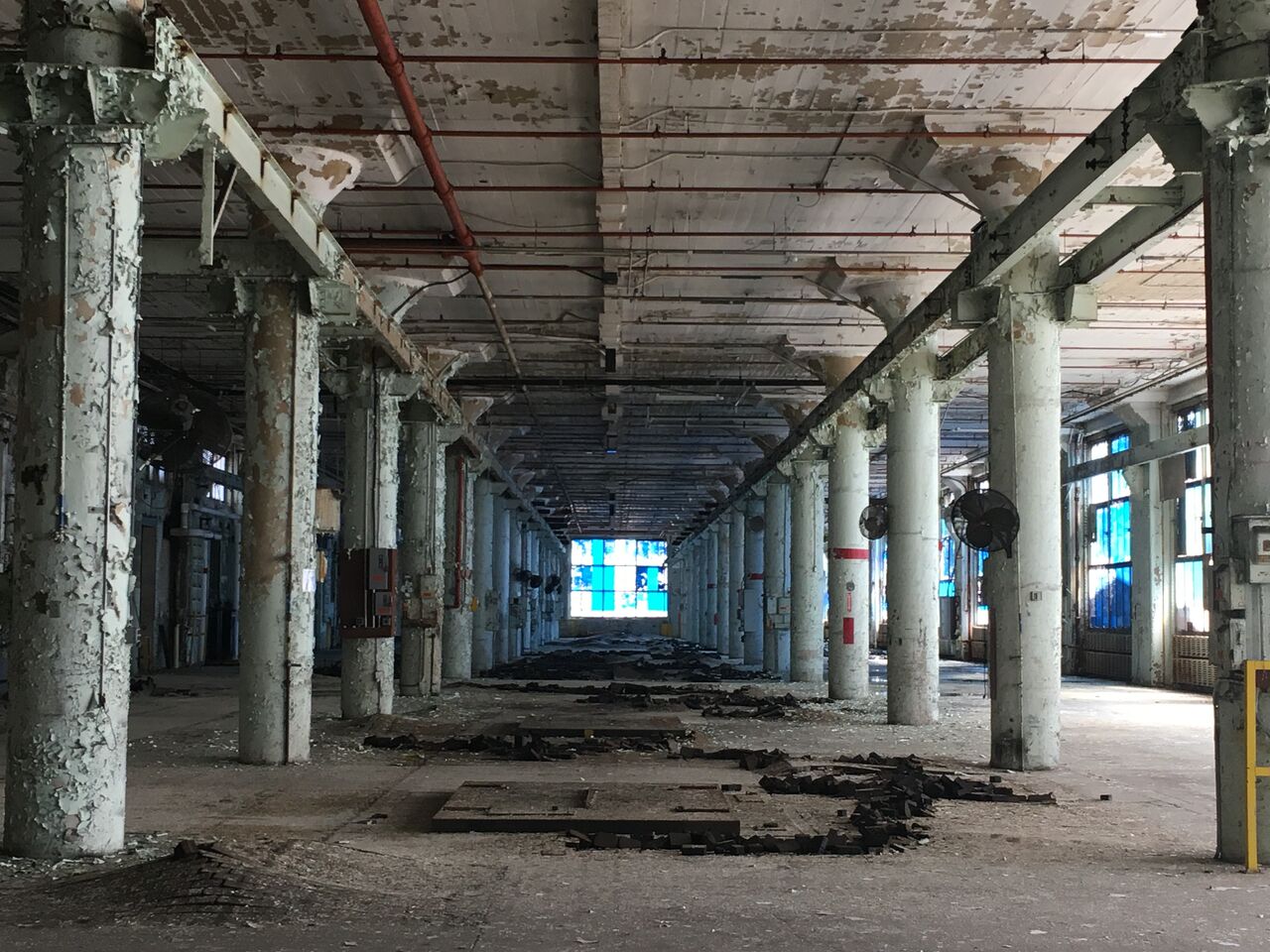 The sheer size of the GE buildings stunned Chicago-based reporter Shibani Mahtani of the Wall Street Journal.