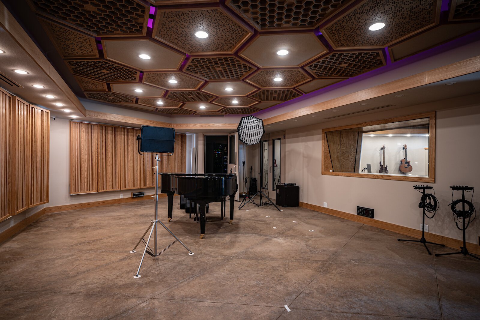 Warm, earthy tones and textures give Silverbirch Studios a grounded, organic feel.