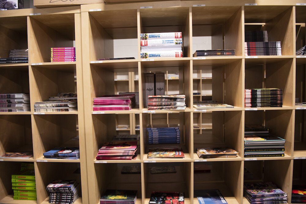 DCBS sells discount and pre-order comic books.