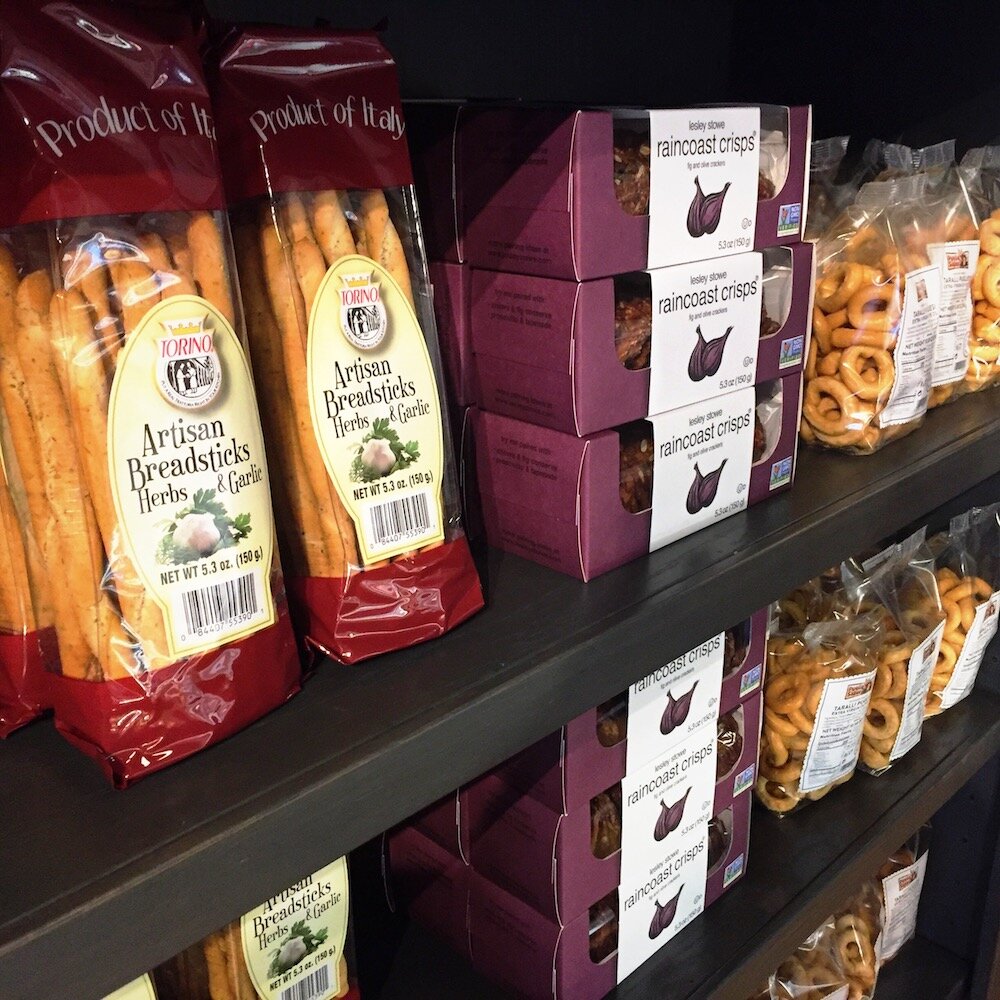 In addition to produce, bread, wine, meat, and cheese, the market will offer a variety of artisanal food products.