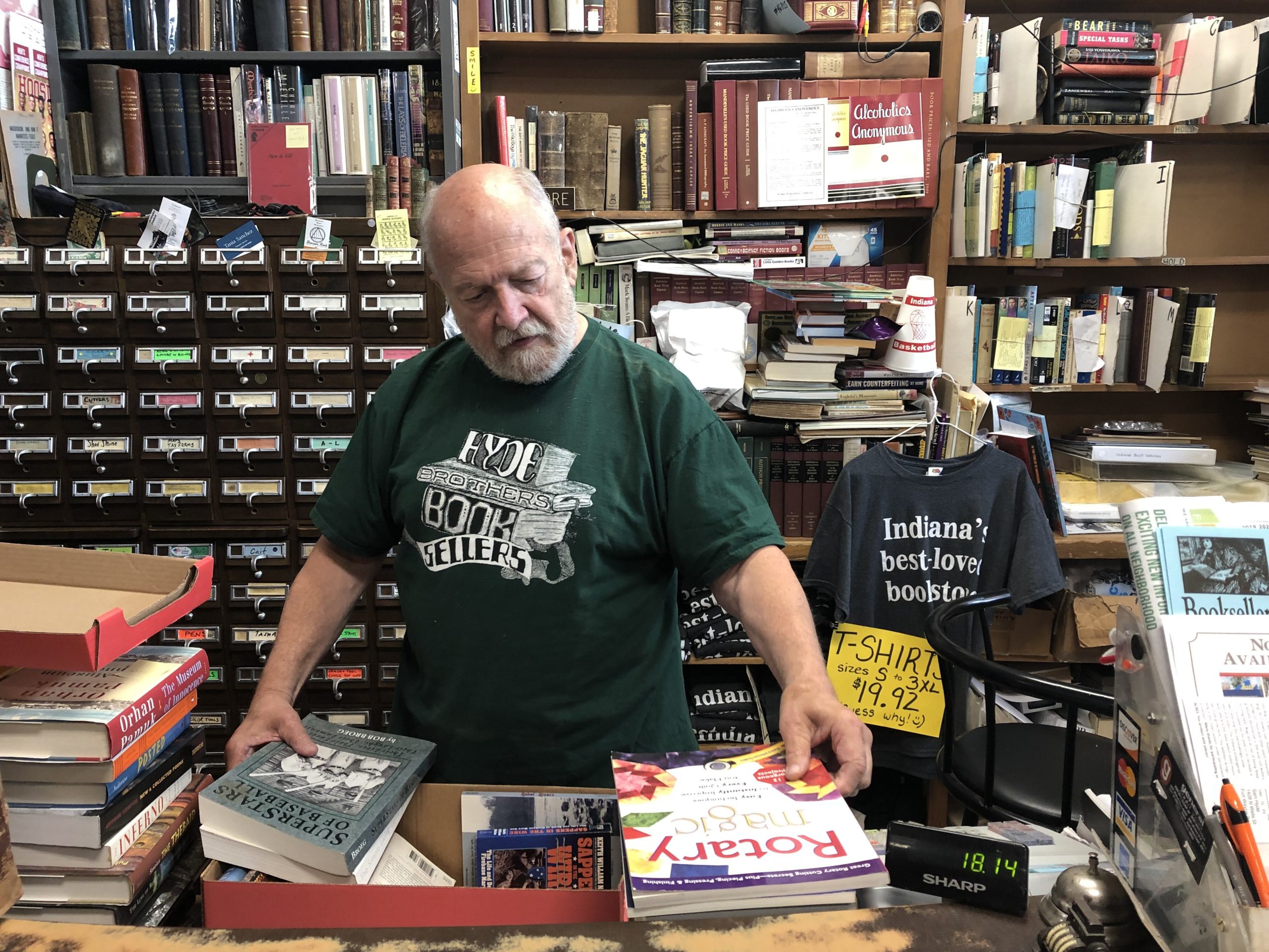 Hyde Brothers has been a fixture of the Wells Street business community for nearly 30 years.