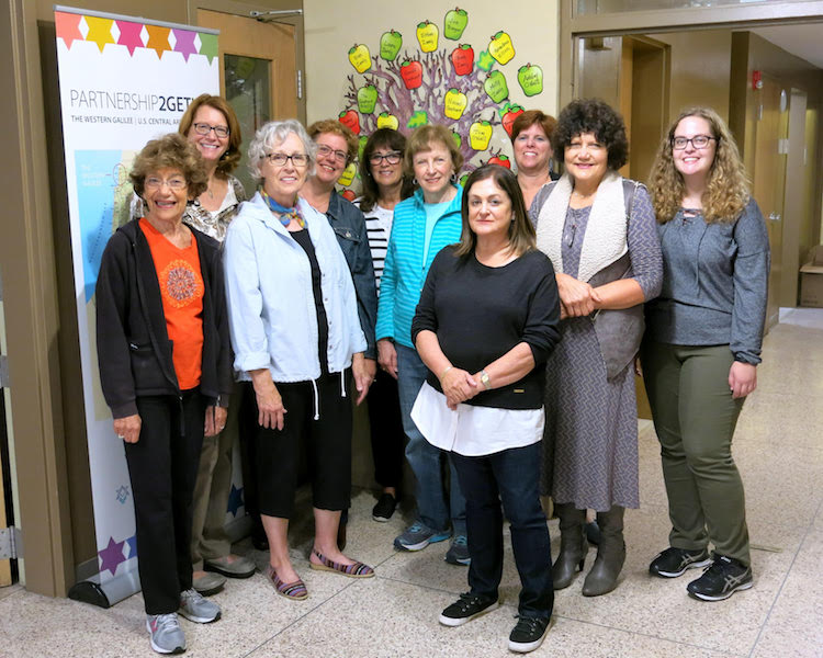 Volunteers from left to right, Micki Keeps, Deb Vilensky, Kay Safirstein, Beth Zweig, Chris Riley, Fran Adler, Bonnie Pomerantz, Jaki Schreier, Laura Zweig, and Jamie Berger.