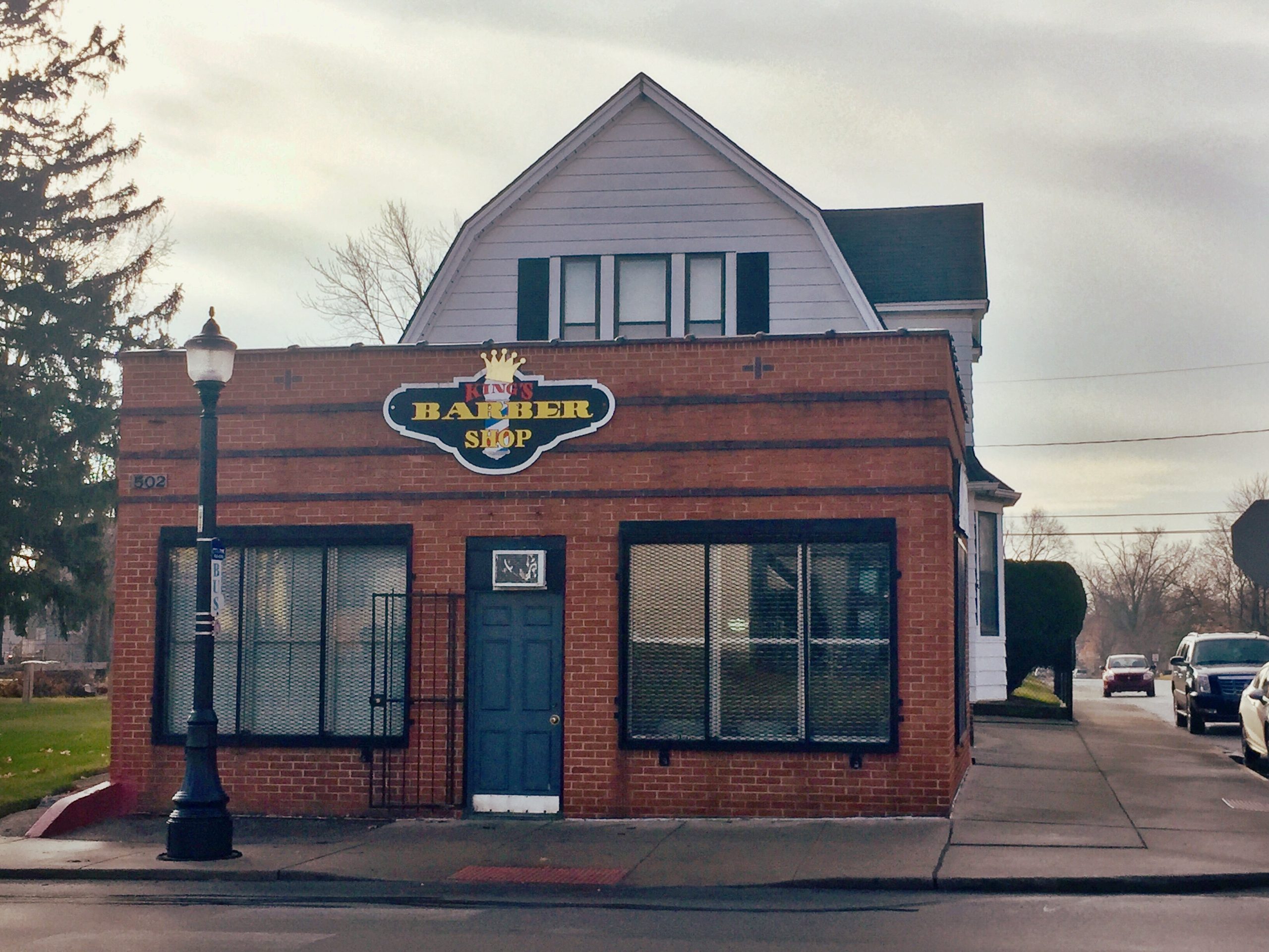 King's Barbershop at 502 E. Pontiac St. is collecting food for people in need around Fort Wayne.